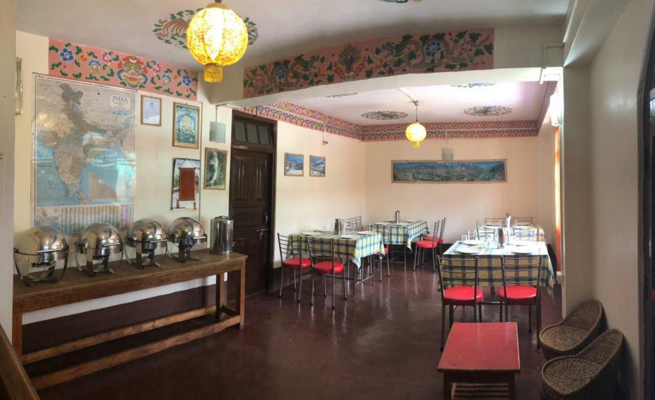 Golden Fish Hotel, Lachung Exterior photo